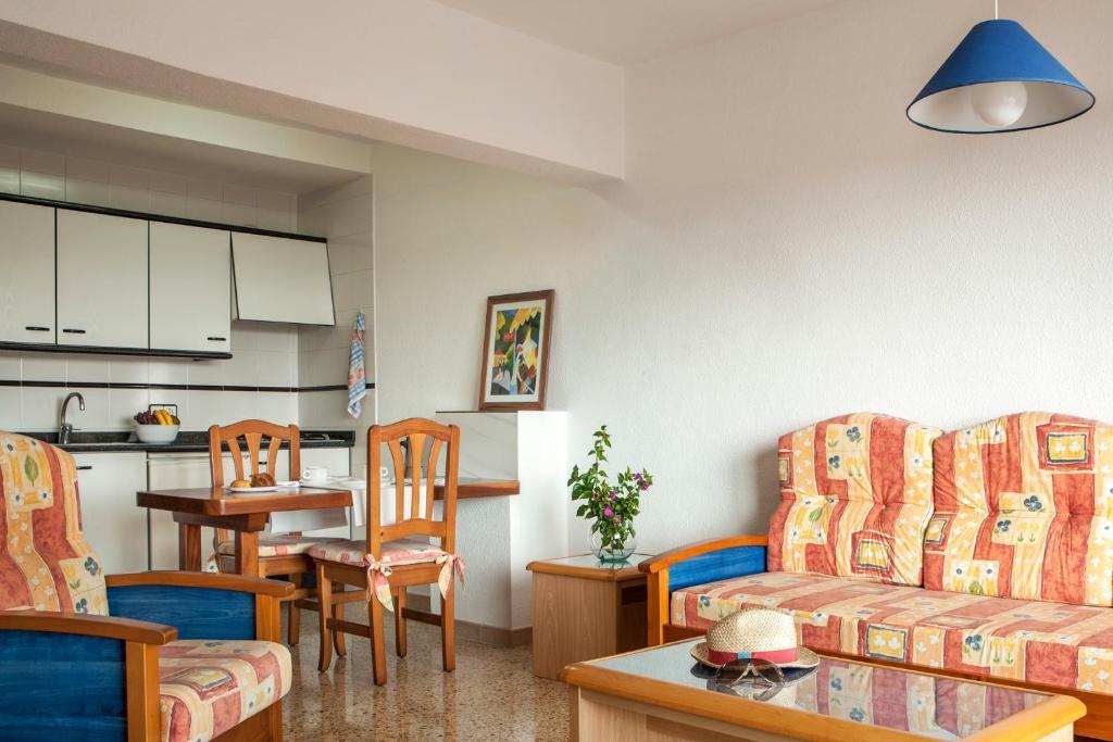Opcion Roulette De Paya Hotels Es Pujols Szoba fotó